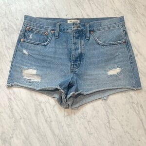Madewell Relaxed Denim Shorts in Homecrest Wash: Ripped Edition